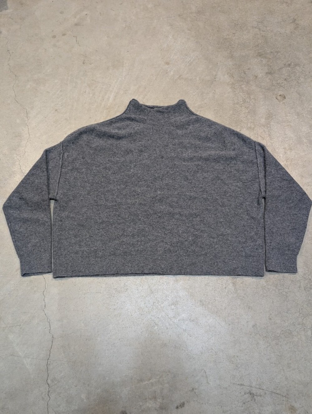 Pilcro 100% Cashmere Sweater Cropped Women's M Charcoal/Gray Flaw